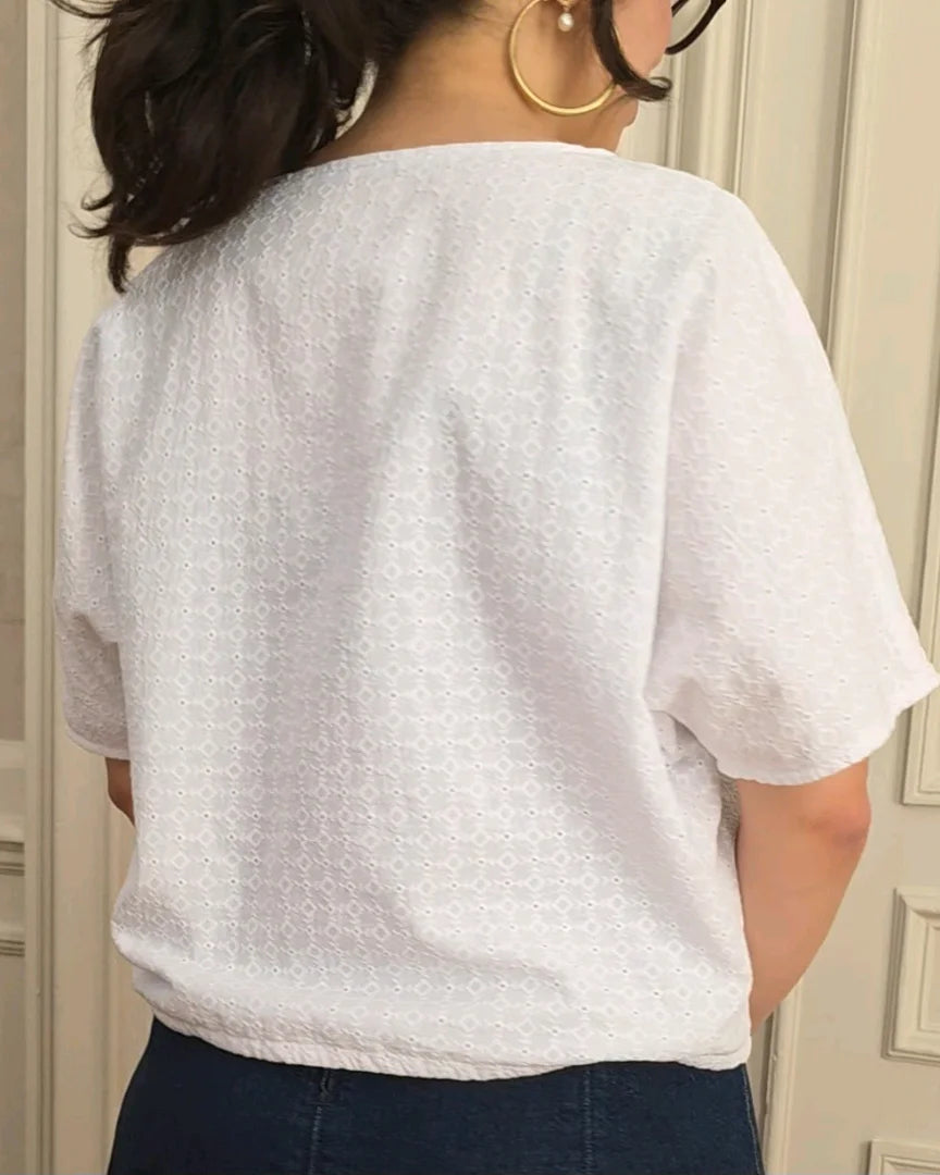blouse femme été blanche broderie anglaise portee de dos fabrication artisanale France