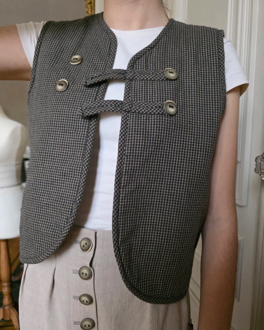 Face unie du gilet sans manches de la collection Variations, Ma. Opus I.