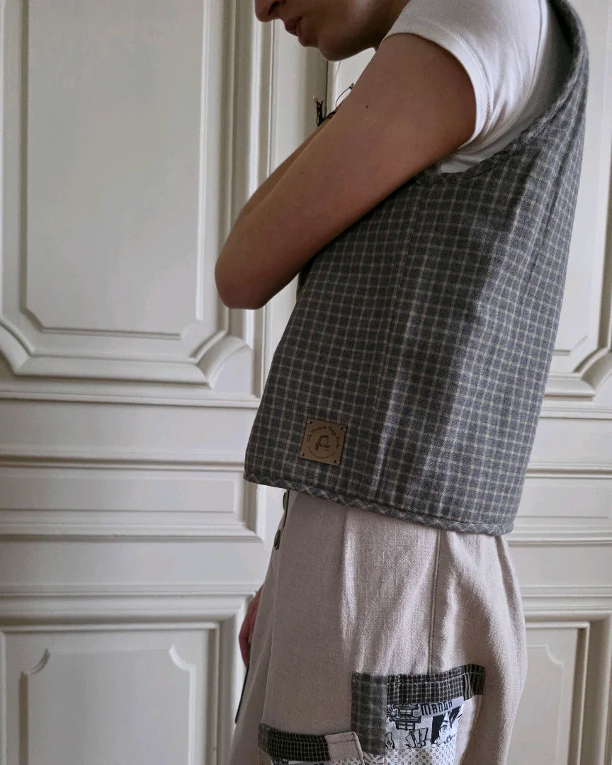 Gilet matelassé réversible sans manches en coton vu de côté – face unie – Variations Ma Opus I