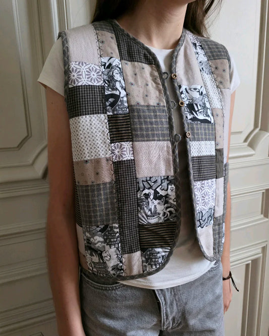 Gilet matelassé réversible sans manches en coton patchwork – porté – Ma Opus I
