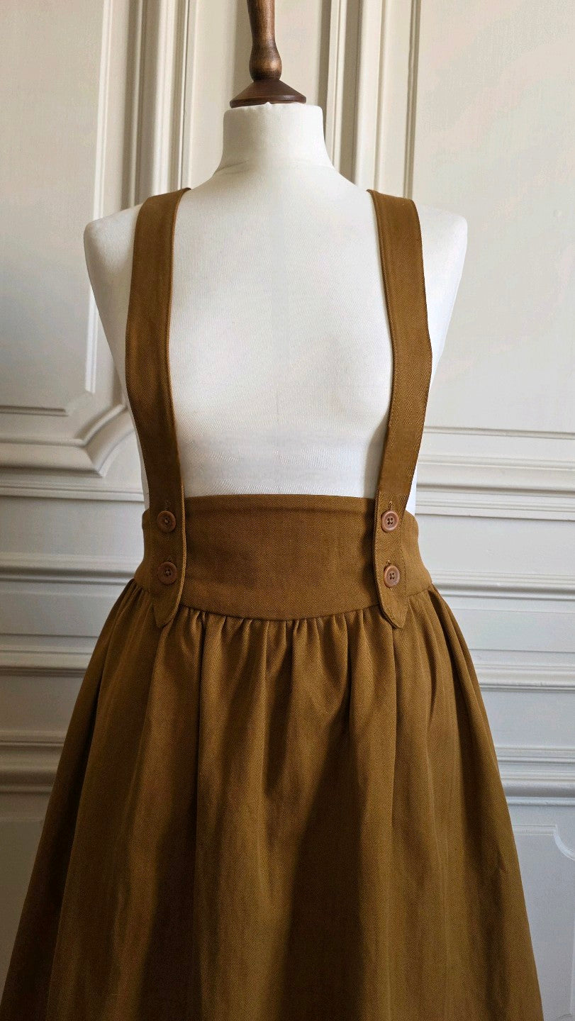 Jupe midi tabac en coton lin à bretelles amovibles inspirée des jupons anciens et des vêtements de travail