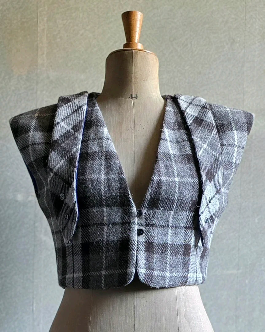 bolero pris harris tweed femme piece unique a la mode du temps perdu vue face sur mannequin