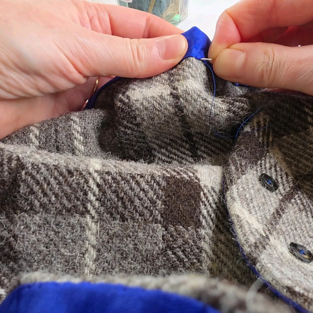 bolero pris harris tweed femme piece unique couture main doublure soie gots bleue travail atelier finition interieure couture invisible