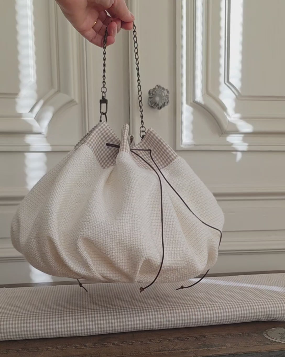 sac bourse tweed blanc fait main chaine metal fermeture lien cuir volume souple atelier francais