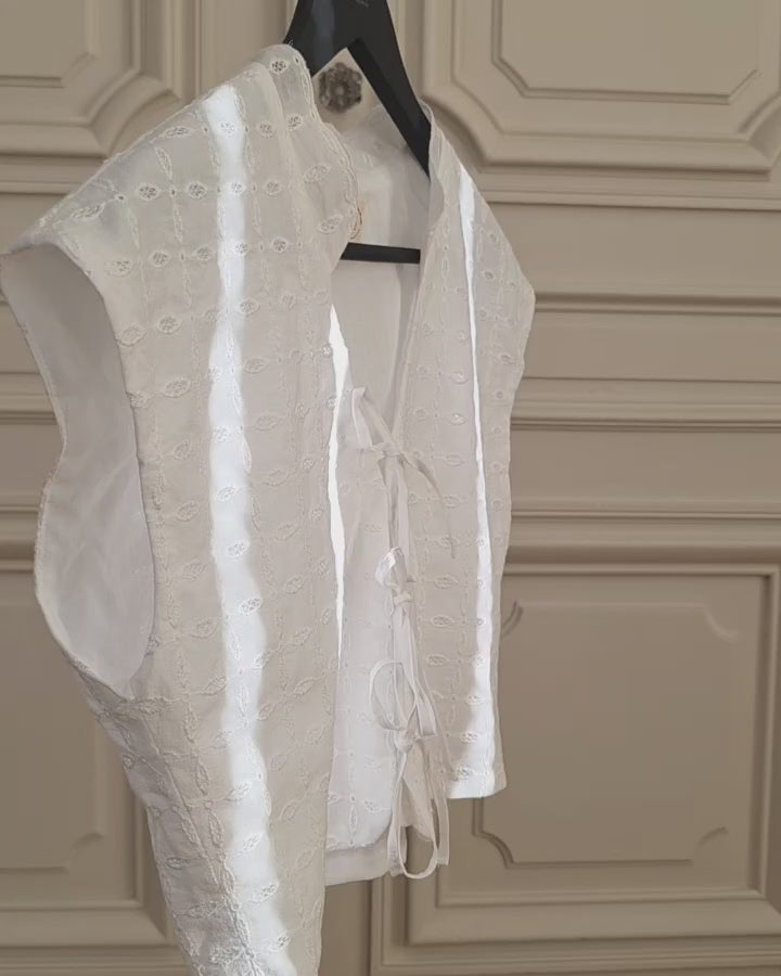 top broderie anglaise coton sur cintre atelier vue totale