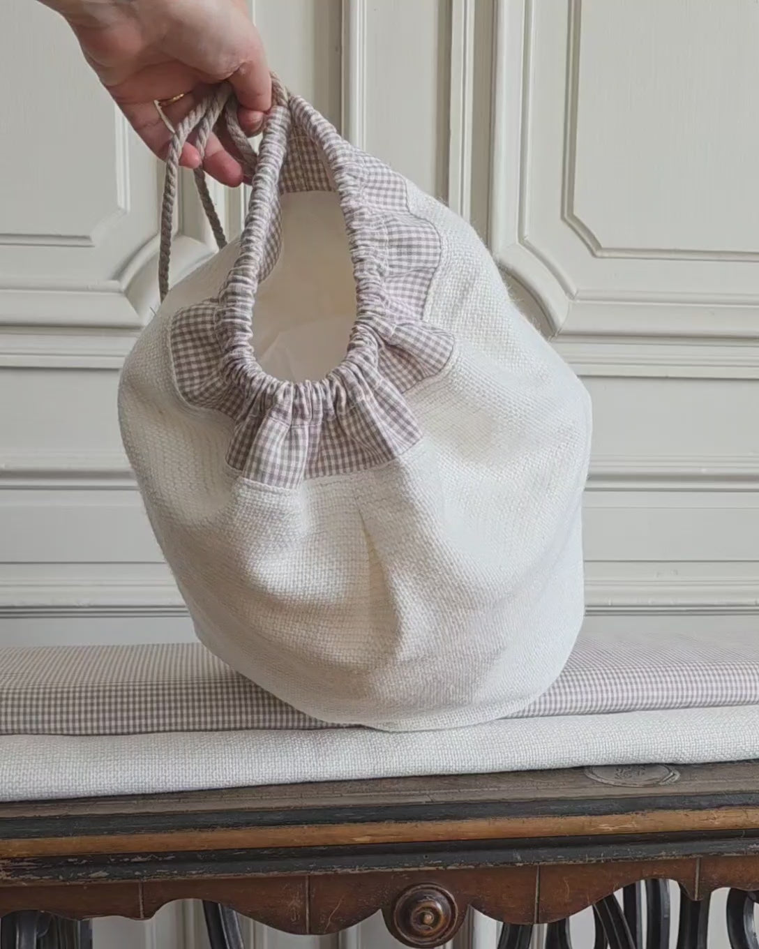 sac baluchon tweed blanc fait main coton texture cordon serrage style artisanal atelier francais