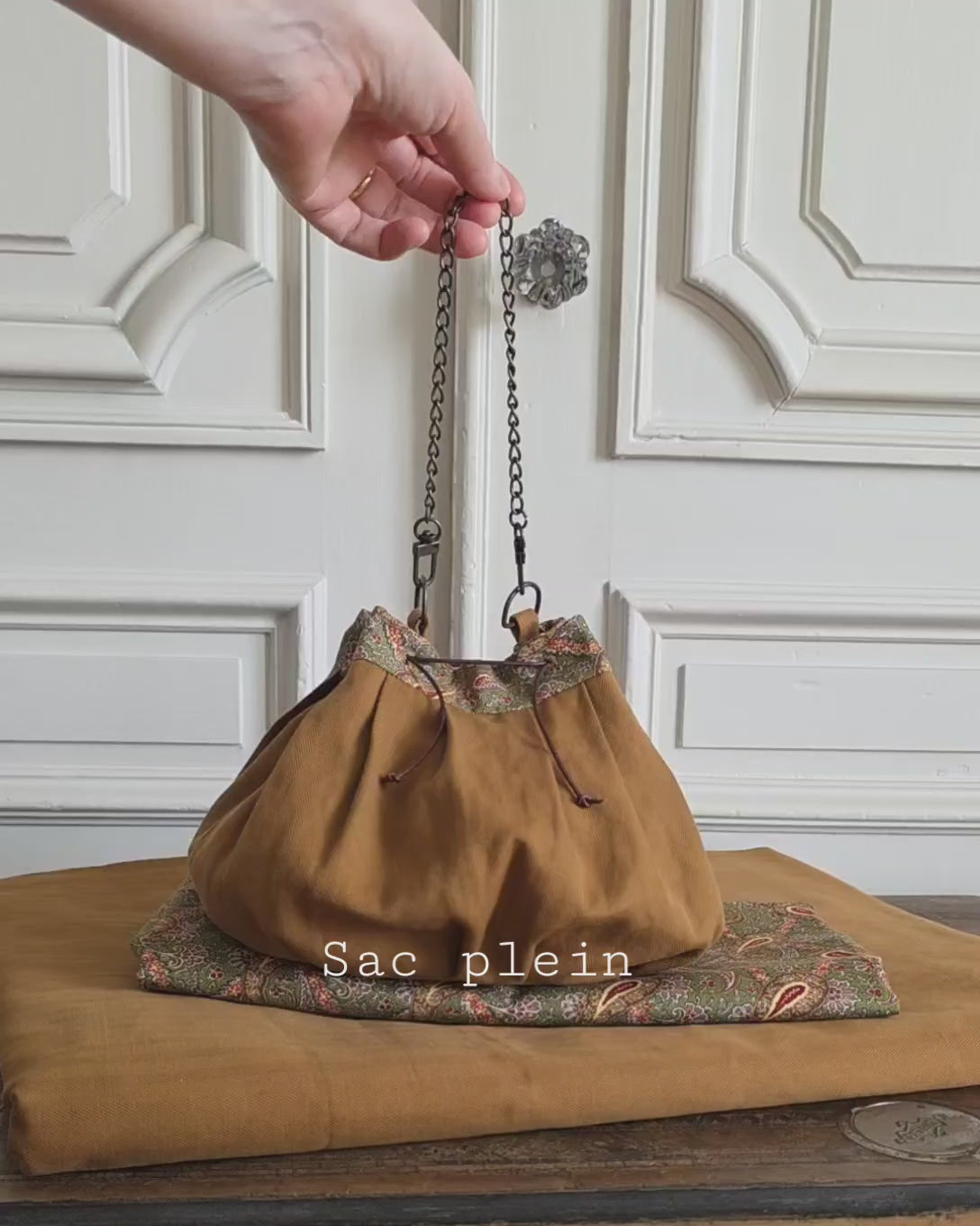 sac bourse coton lin paisley fait main chaine metal motif cachemire doublure imprimee  et demonstration volume  sac plein