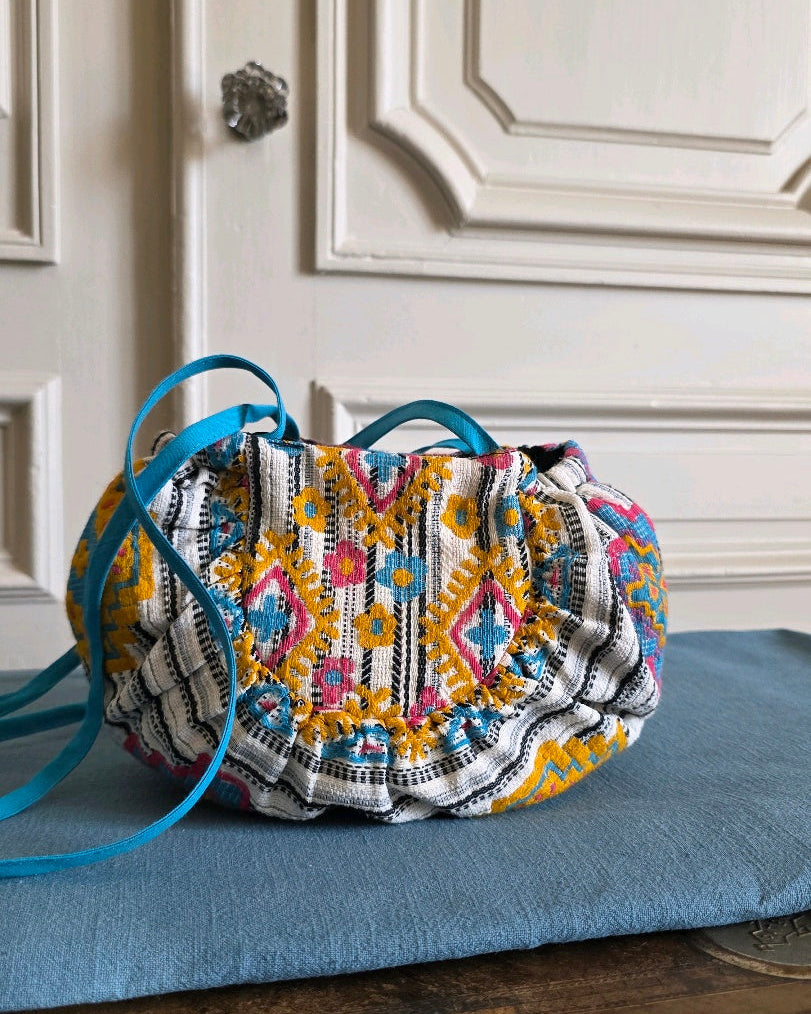 Dos du sac à main froncé en jacquard fantaisie Mahlia Kent.
