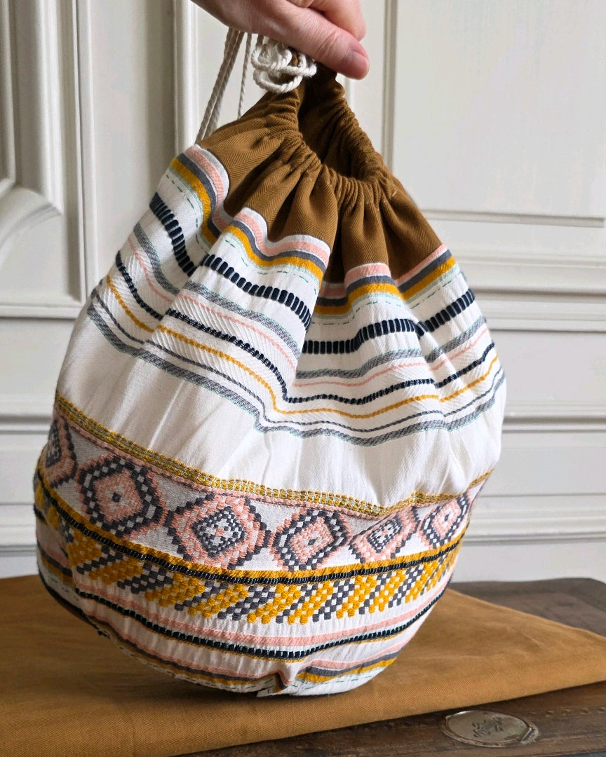 sac baluchon jacquard coton lin fait main atelier francais a la mode du temps perdu liens coulissants corde coton sac artisanal motif ethnique rayures forme souple sac textile naturel
