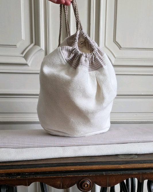 sac baluchon tweed blanc coton vichy fait main atelier francais a la mode du temps perdu liens coulissants coton sac artisanal forme souple sac quotidien naturel coton texturé